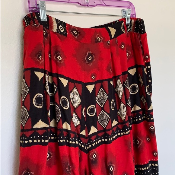 Stacey Michaels Red Patterned Shorts - Picture 4 of 9